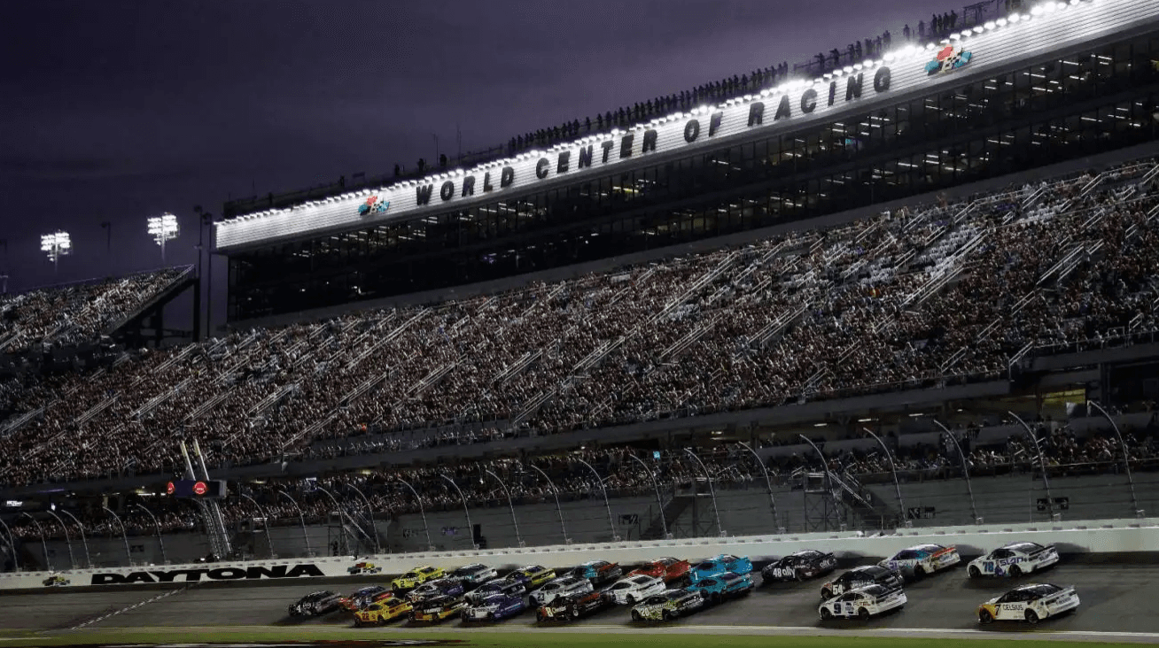 Coke Zero Sugar 400 - NASCAR